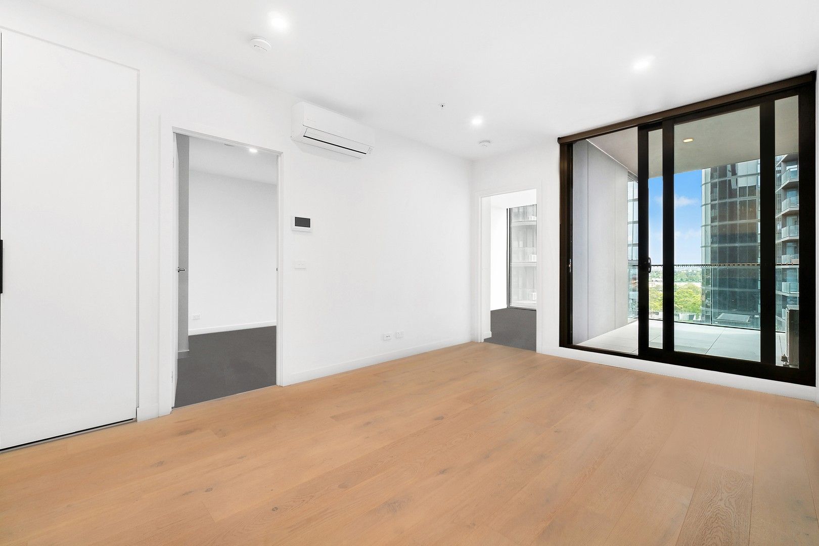 2 bedrooms Apartment / Unit / Flat in 907/4 Joseph Road FOOTSCRAY VIC, 3011
