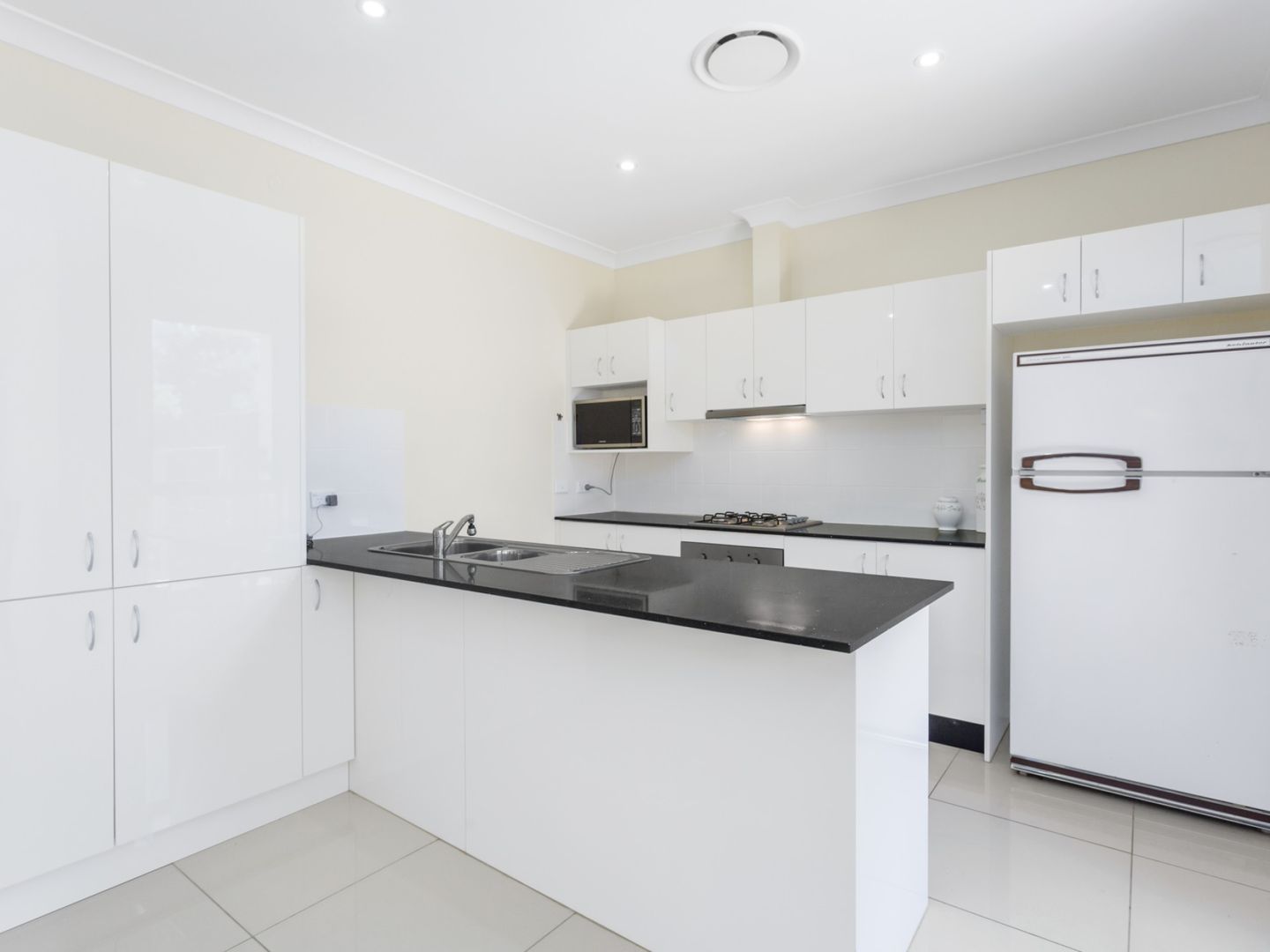 4/19-21 Kenneth Avenue, Baulkham Hills NSW 2153, Image 1