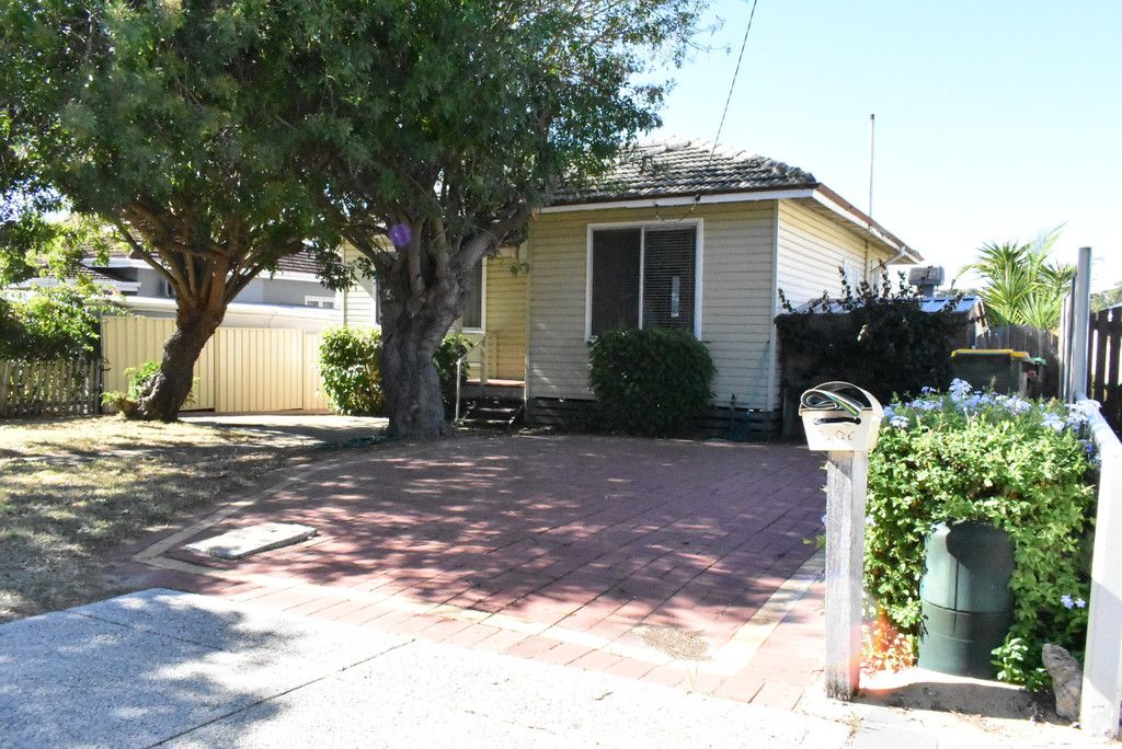 2 bedrooms House in 206 Holbeck Street DOUBLEVIEW WA, 6018