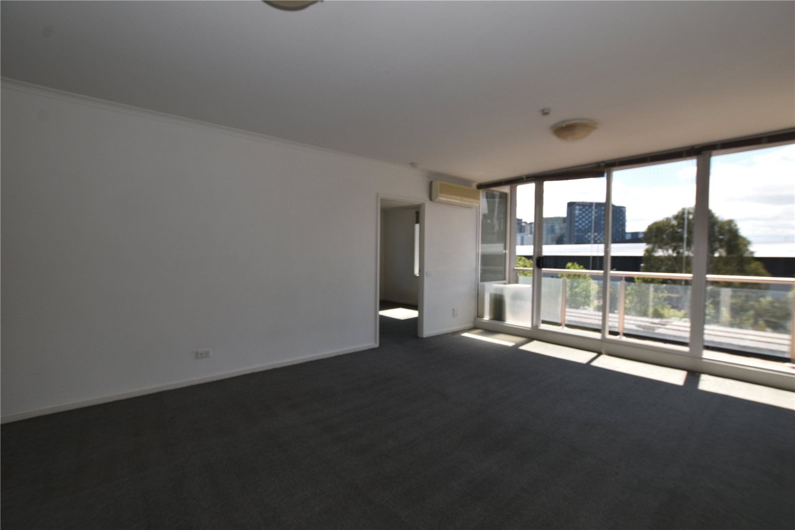 47 79 Whiteman Street Southbank Vic 3006 Apartment For Rent 510 00 Domain