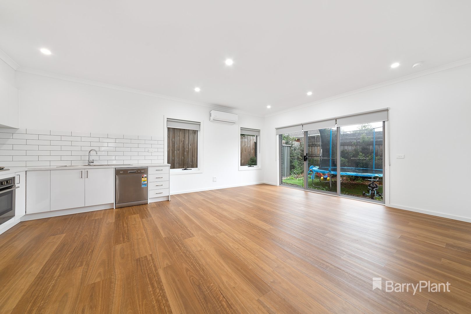 3/21 Sunset Boulevard, Jacana VIC 3047, Image 1