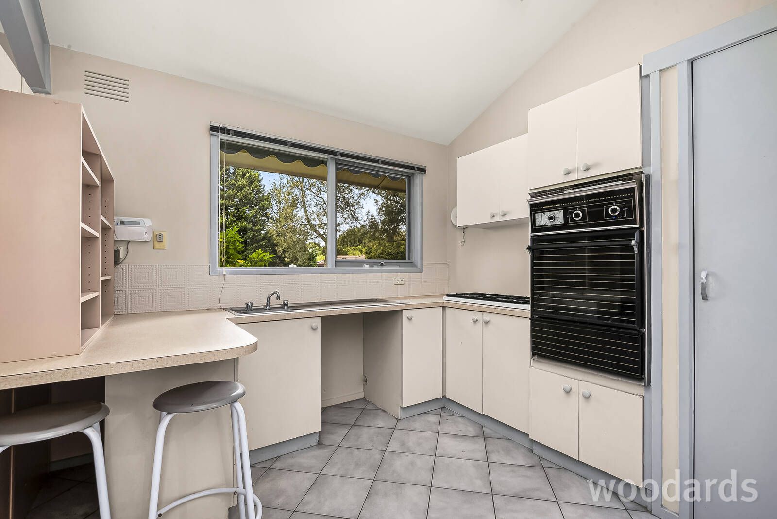 2 Yorkminster Avenue, Wantirna VIC 3152, Image 2