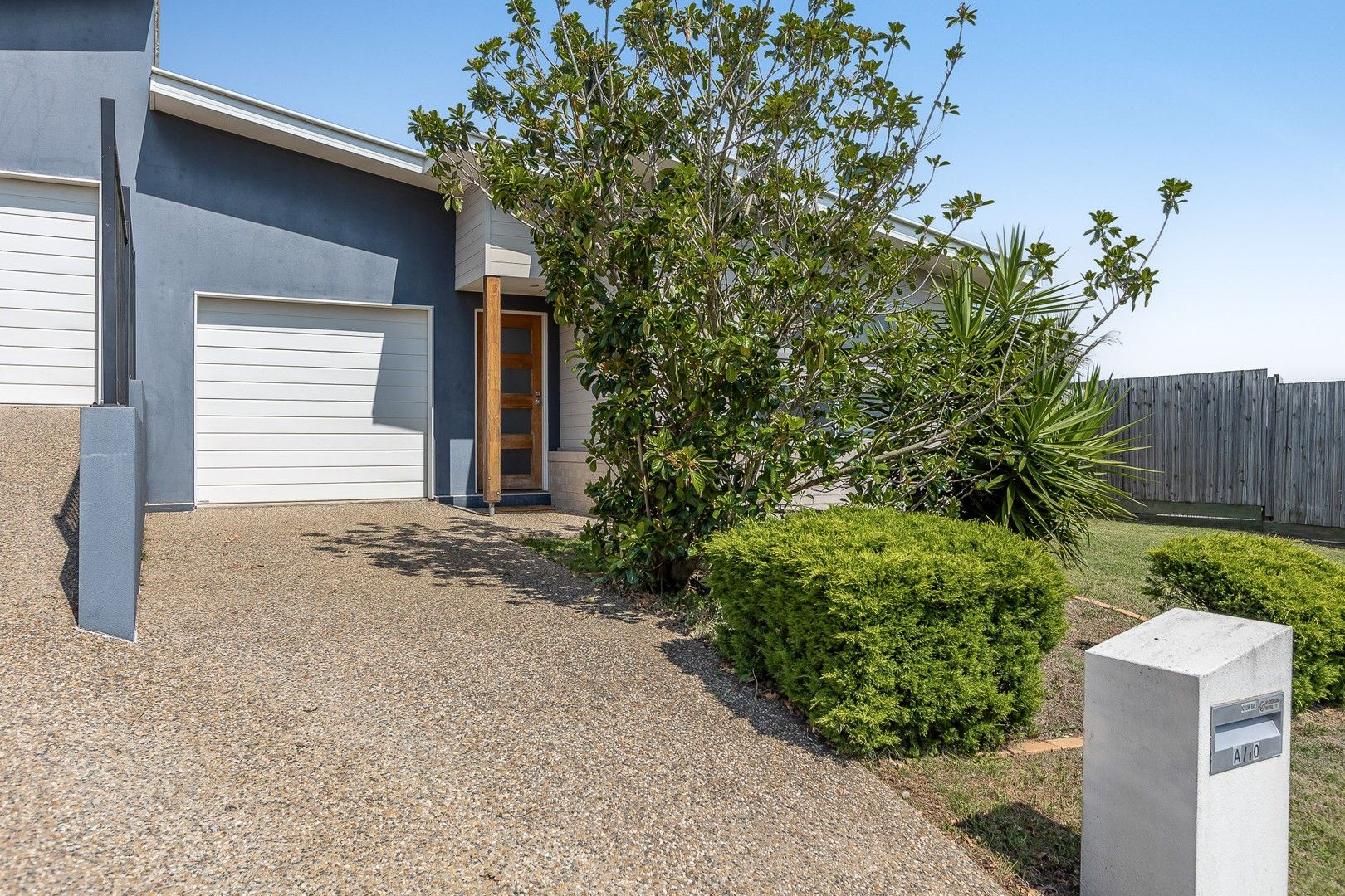 2/10 Cassidy Terrace, Mount Kynoch QLD 4350, Image 0