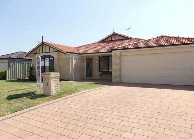 4 bedrooms House in 18 Corfu Pass PORT KENNEDY WA, 6172
