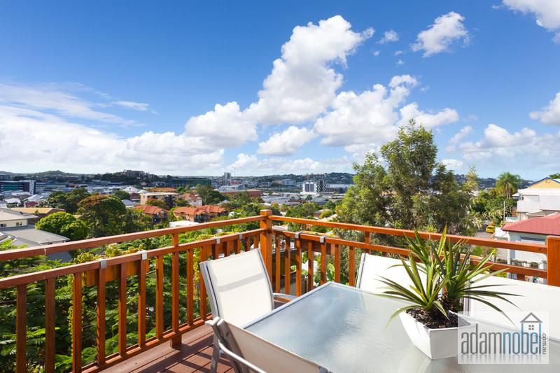 8 Teneriffe Drive, TENERIFFE QLD 4005, Image 1