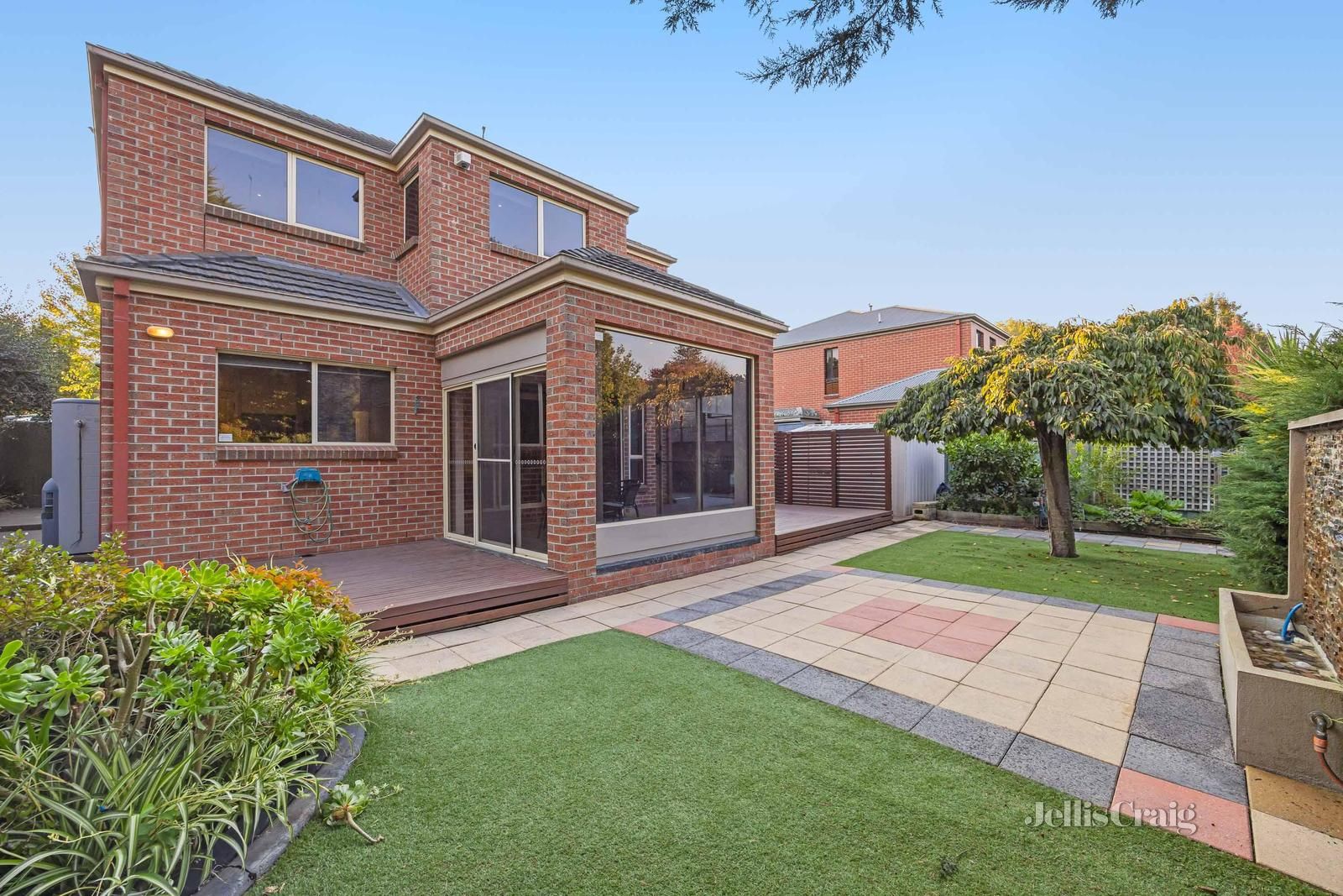 19 St Michaels Place, Lake Gardens VIC 3355, Image 1