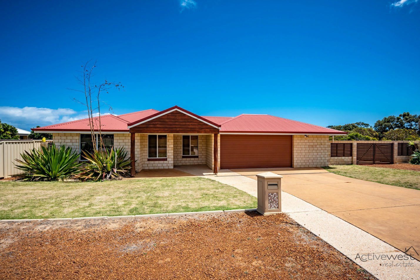 4 bedrooms House in 71 Sutcliffe Road WAGGRAKINE WA, 6530
