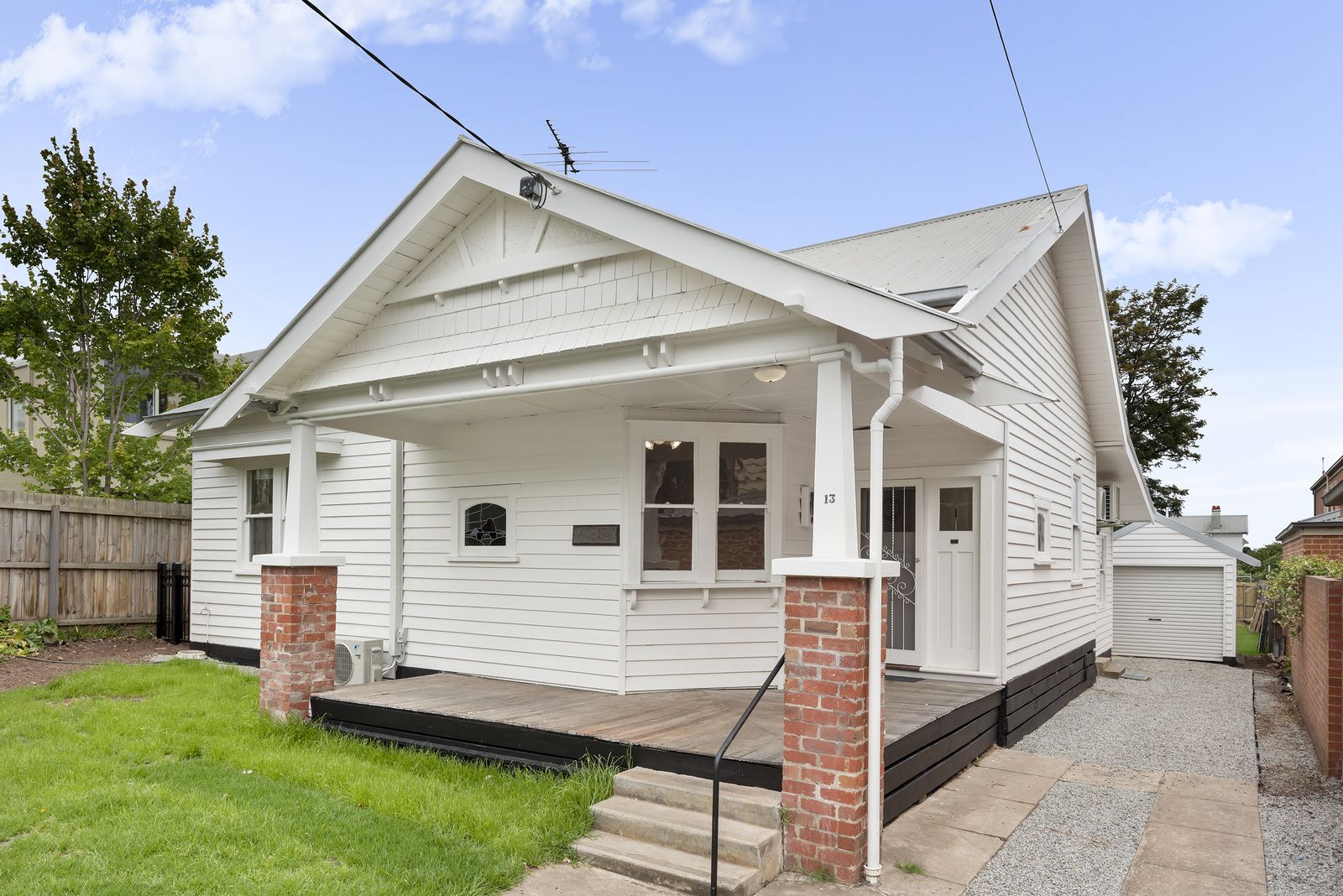 4 bedrooms House in 13 Manning Street NEWTOWN VIC, 3220