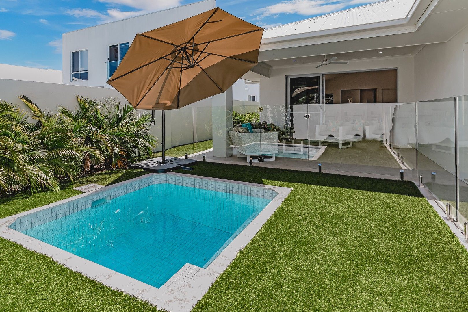 4 bedrooms House in 19 Moreton Drive JACOBS WELL QLD, 4208