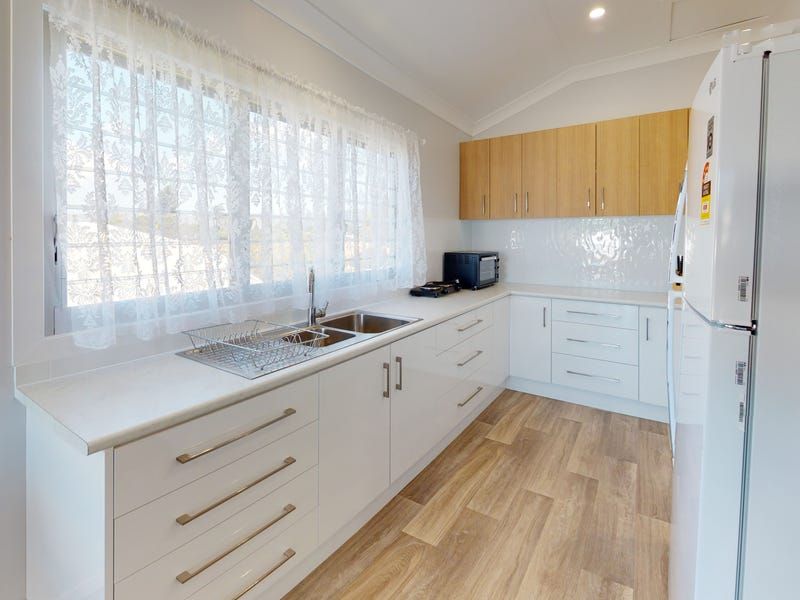 1 bedrooms House in 11 Norris Street HERMIT PARK QLD, 4812