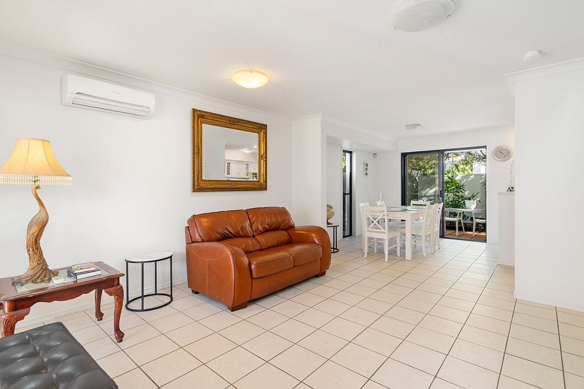 1404/2214 Gold Coast Highway, Mermaid Waters QLD 4218, Image 2