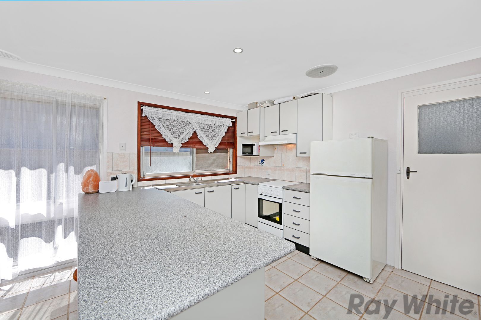 37 Rolfe Avenue, Kanwal NSW 2259, Image 2