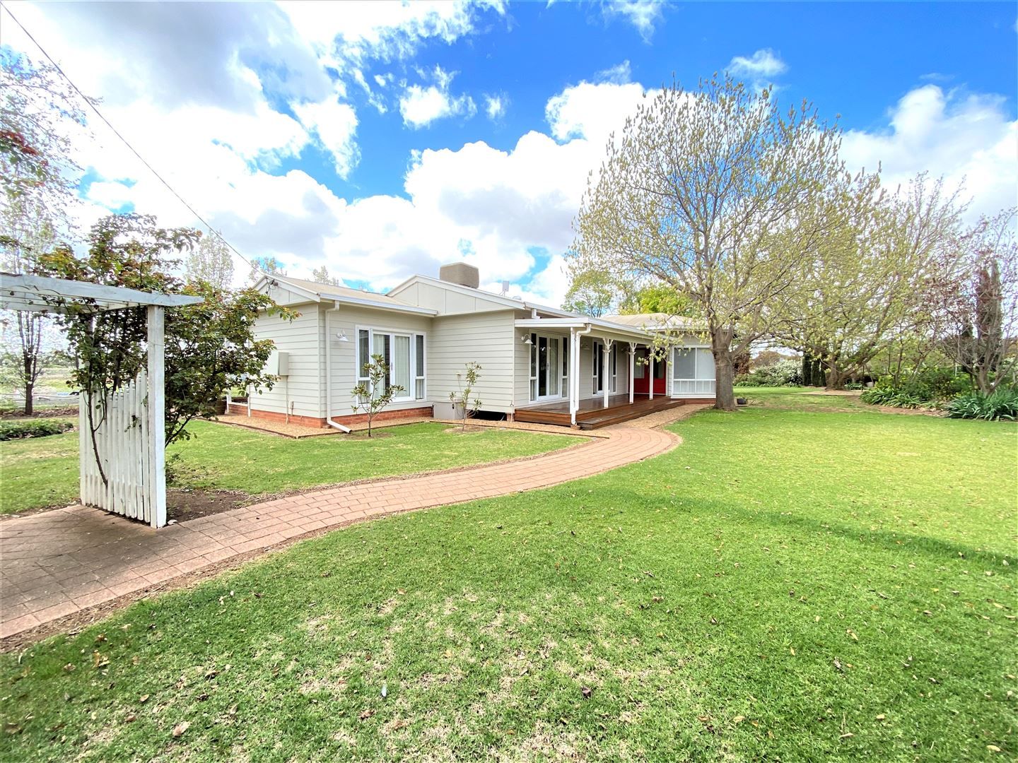 23 Morris Road, Lake Wyangan NSW 2680, Image 1