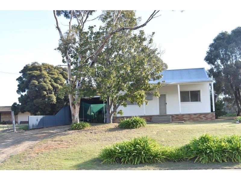 3 bedrooms House in 221 River Street COROWA NSW, 2646