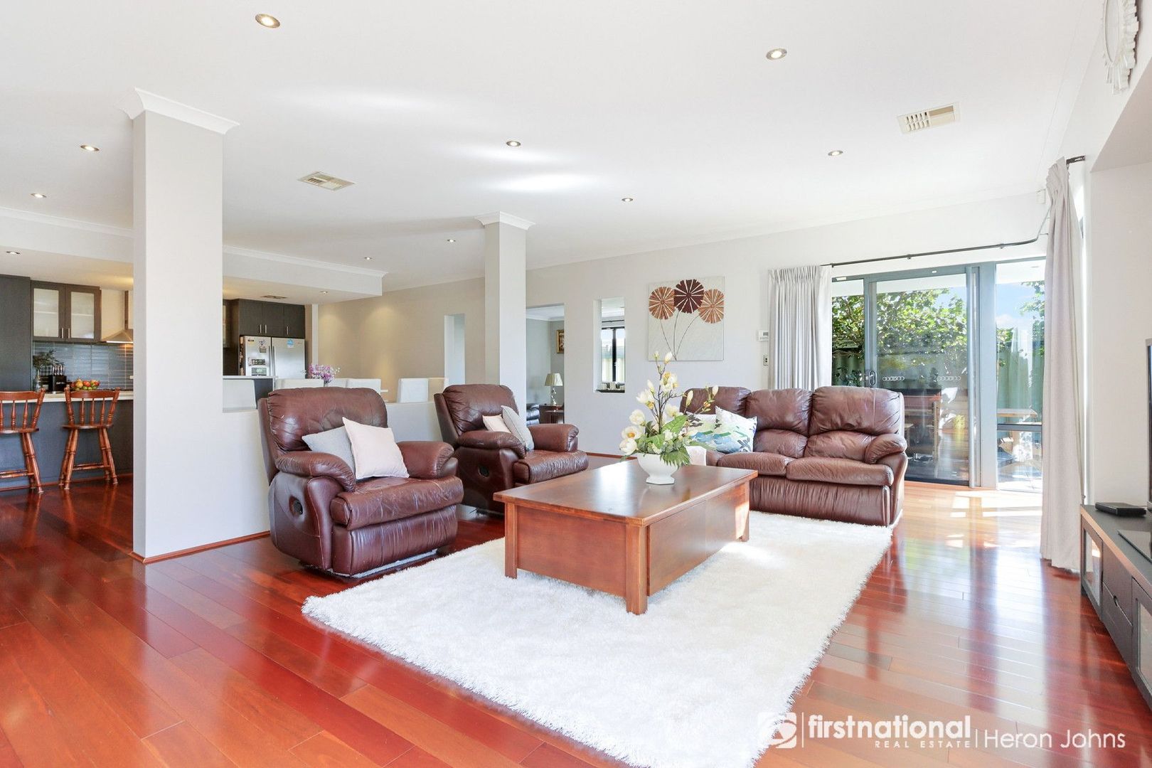 5 Augustus Court, Aubin Grove WA 6164, Image 2