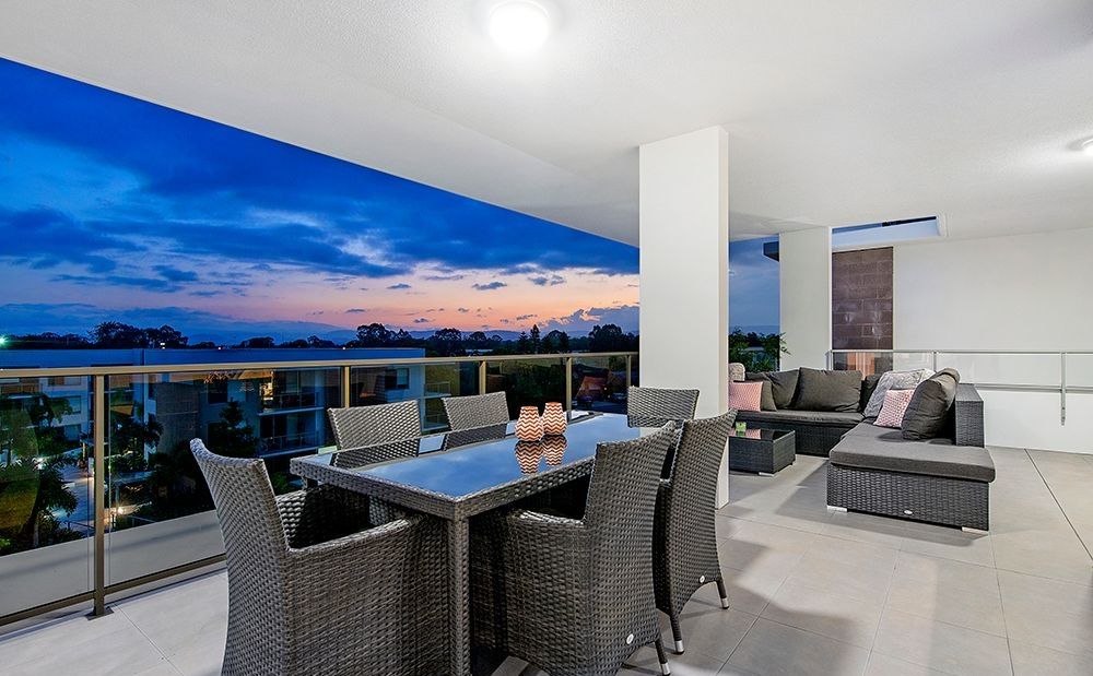 4 bedrooms Apartment / Unit / Flat in 2401/1 Waterford Court BUNDALL QLD, 4217