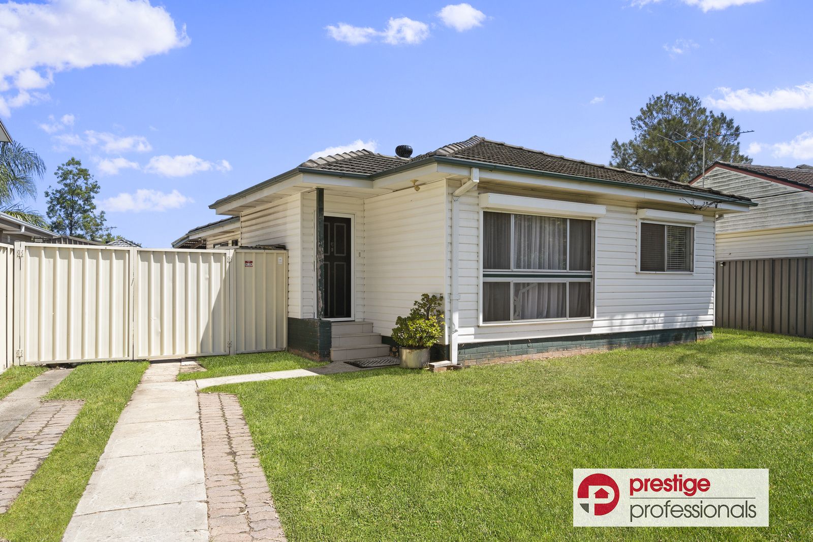 63 Derna Road, Holsworthy NSW 2173, Image 0