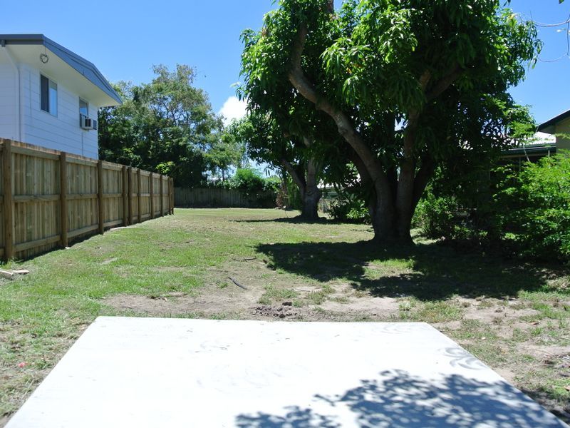 24 Orana Avenue, BOYNE ISLAND QLD 4680, Image 0