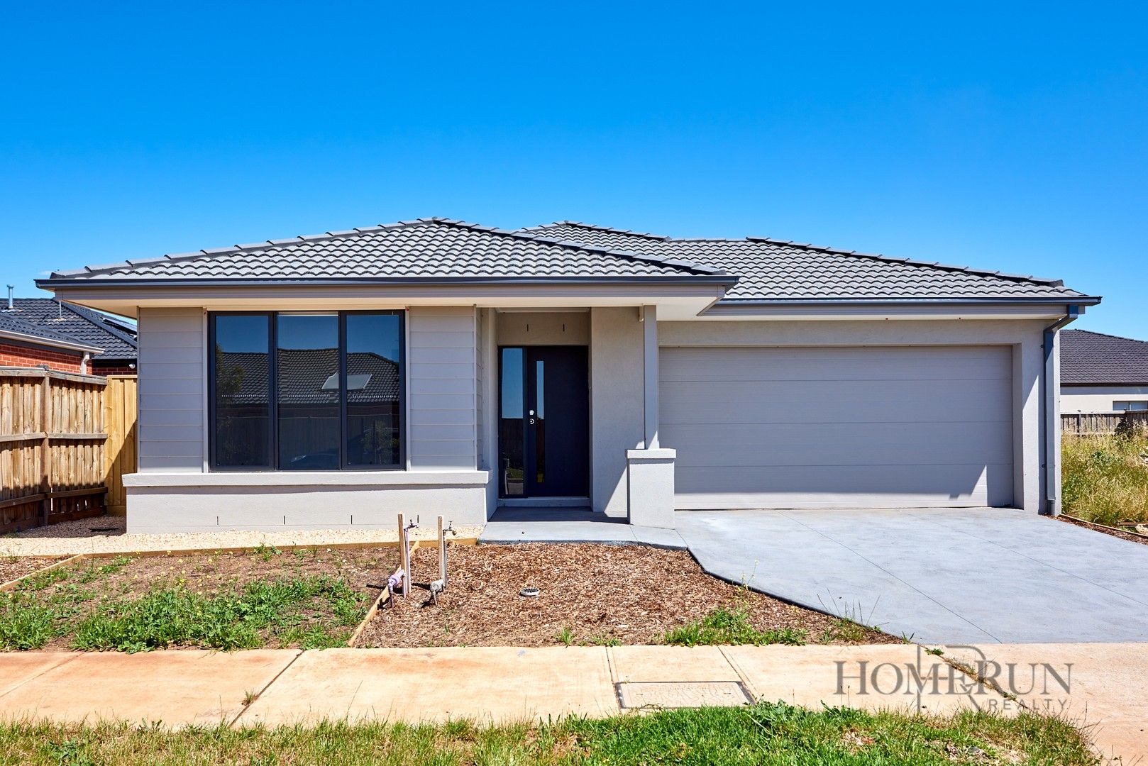 4 bedrooms House in 3 Longshanks Street THORNHILL PARK VIC, 3335