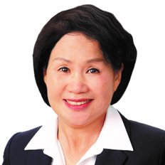 Mina Lee, Sales representative