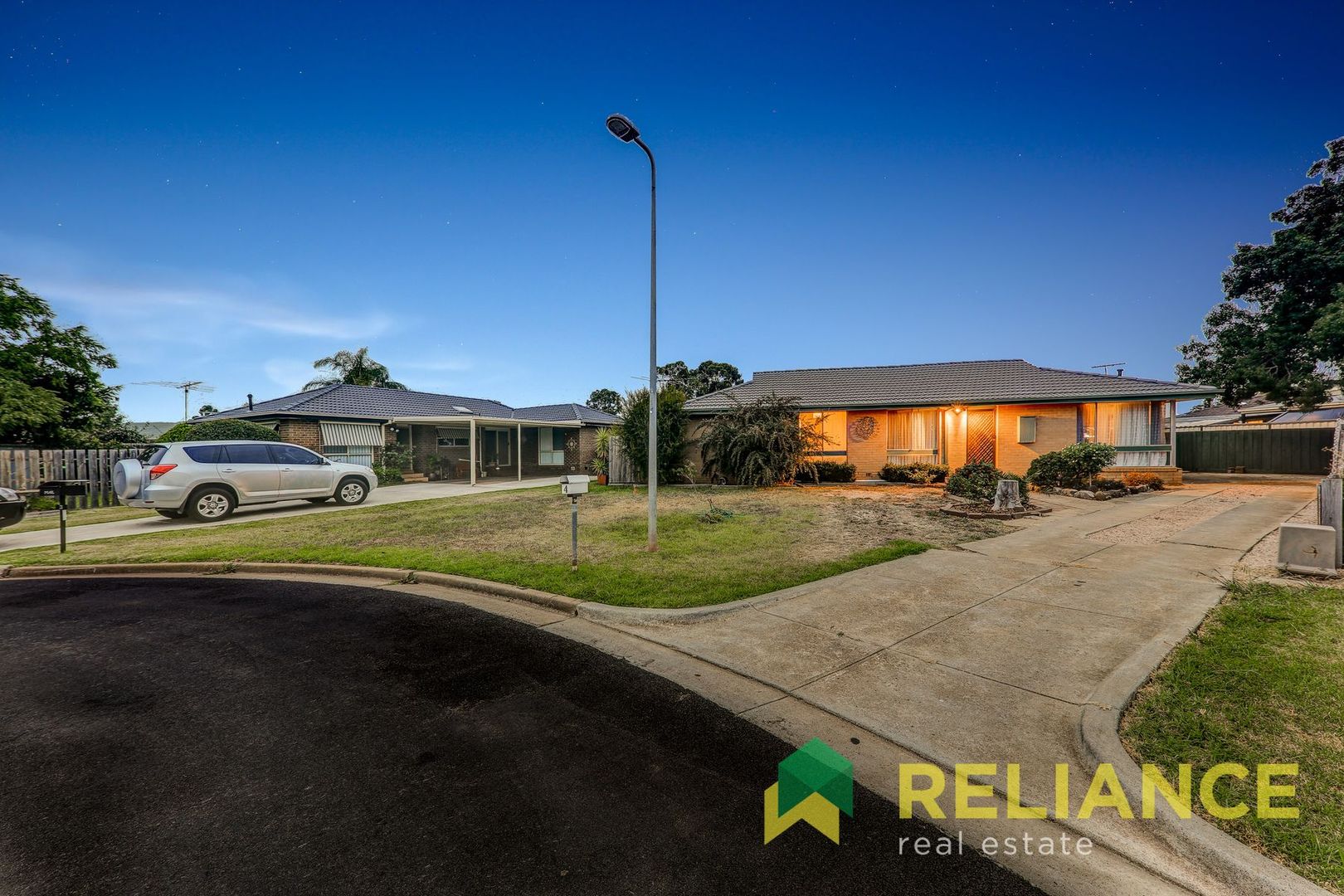 4 Devon Place, Melton West VIC 3337, Image 2