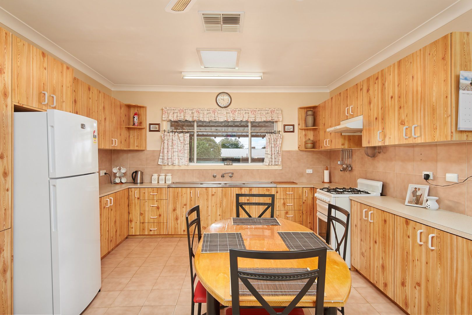 37 Narrandera Street, Grong Grong NSW 2652, Image 2