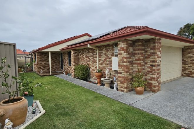 Picture of 9 Foxhill Place, BANORA POINT NSW 2486