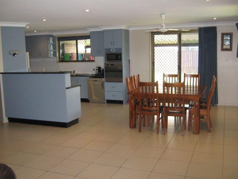 47 Glenview Crescent, AVOCA QLD 4670, Image 2