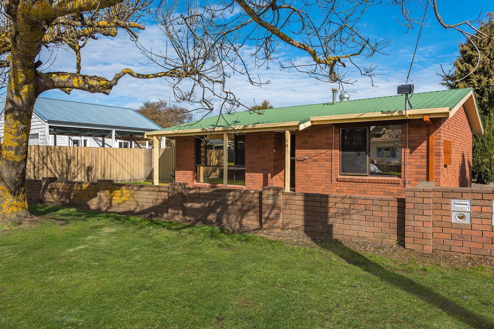 1/11 Edgecombe Street, Kyneton VIC 3444, Image 0