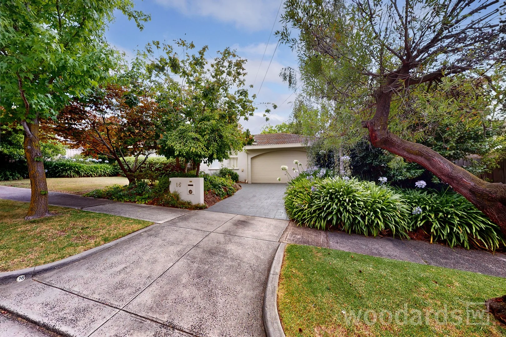 16 Viscount Drive, Doncaster VIC 3108