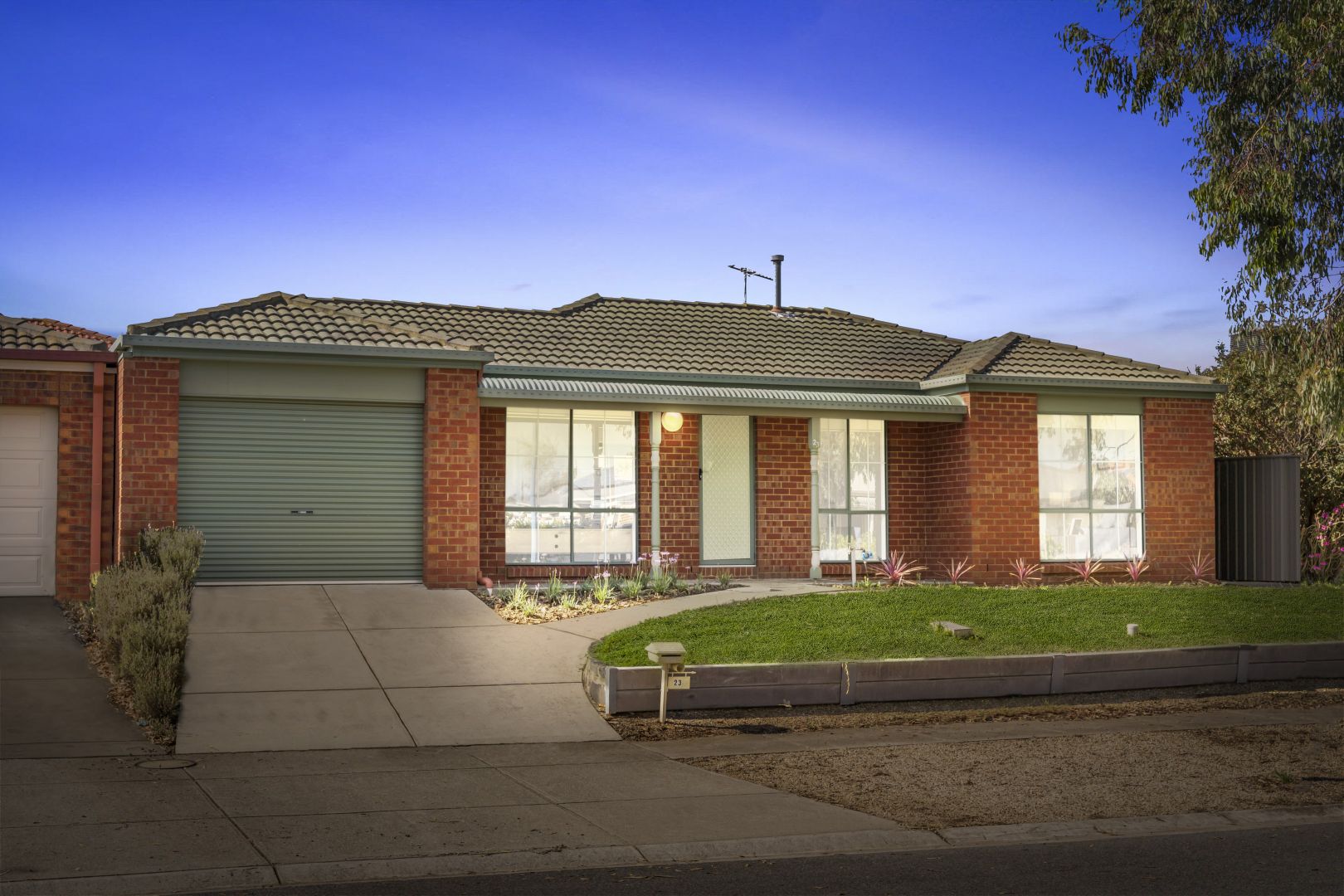 23 Mundi Crescent, Manor Lakes VIC 3024 Domain