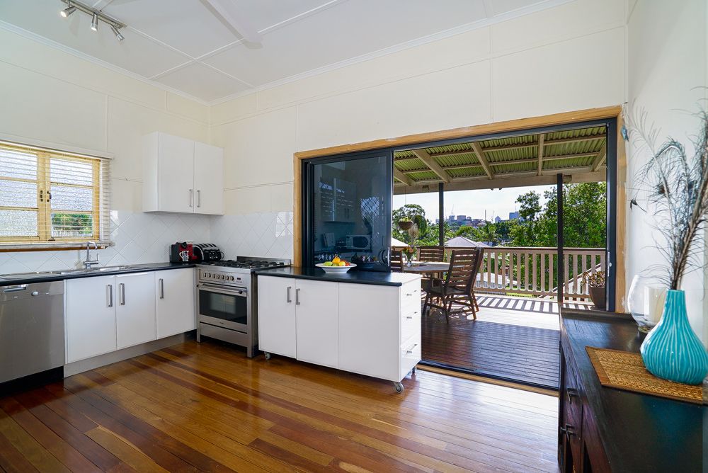 5 Nelson Street, DUTTON PARK QLD 4102, Image 2