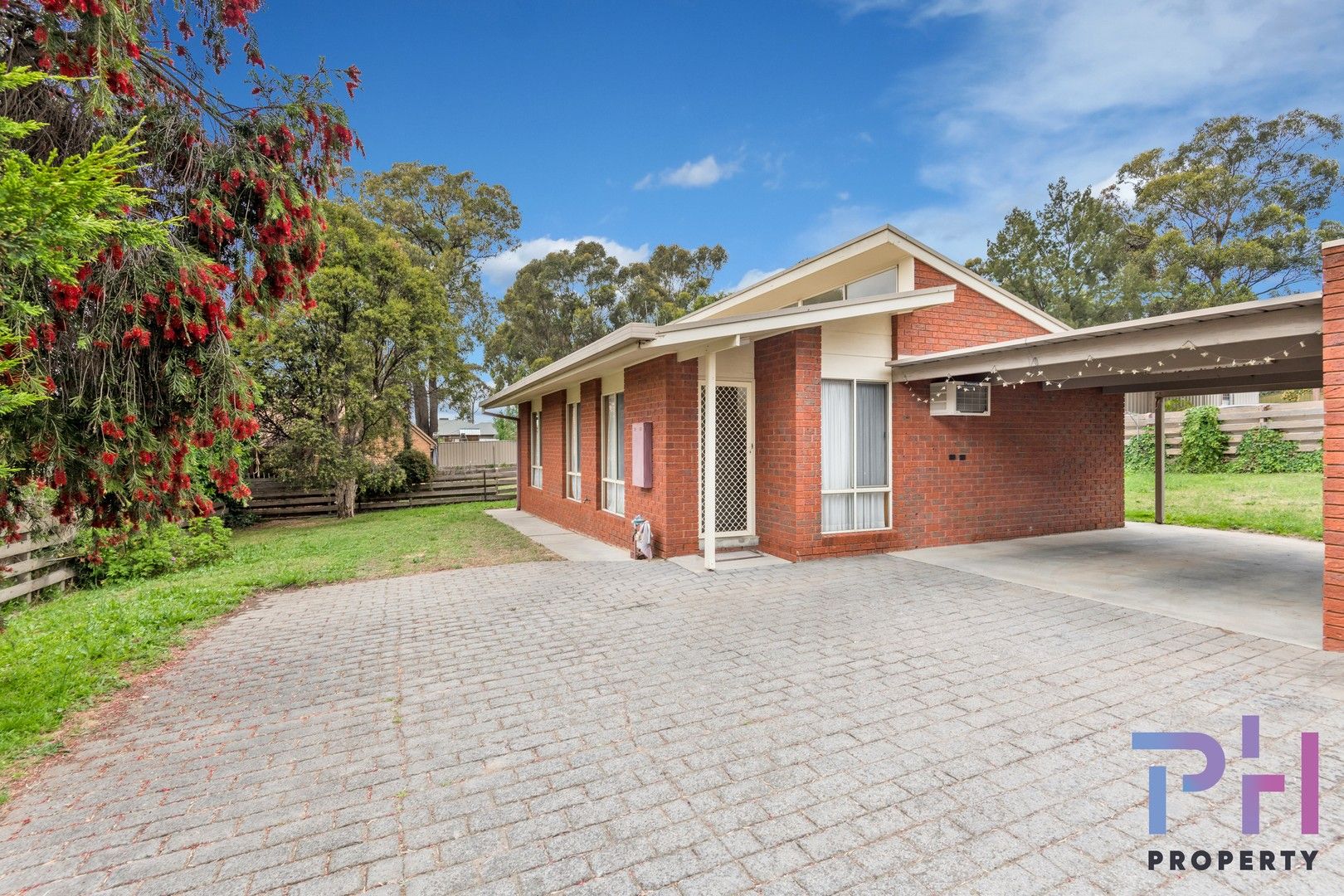 2/9 Akoonah Drive, Golden Square VIC 3555, Image 0