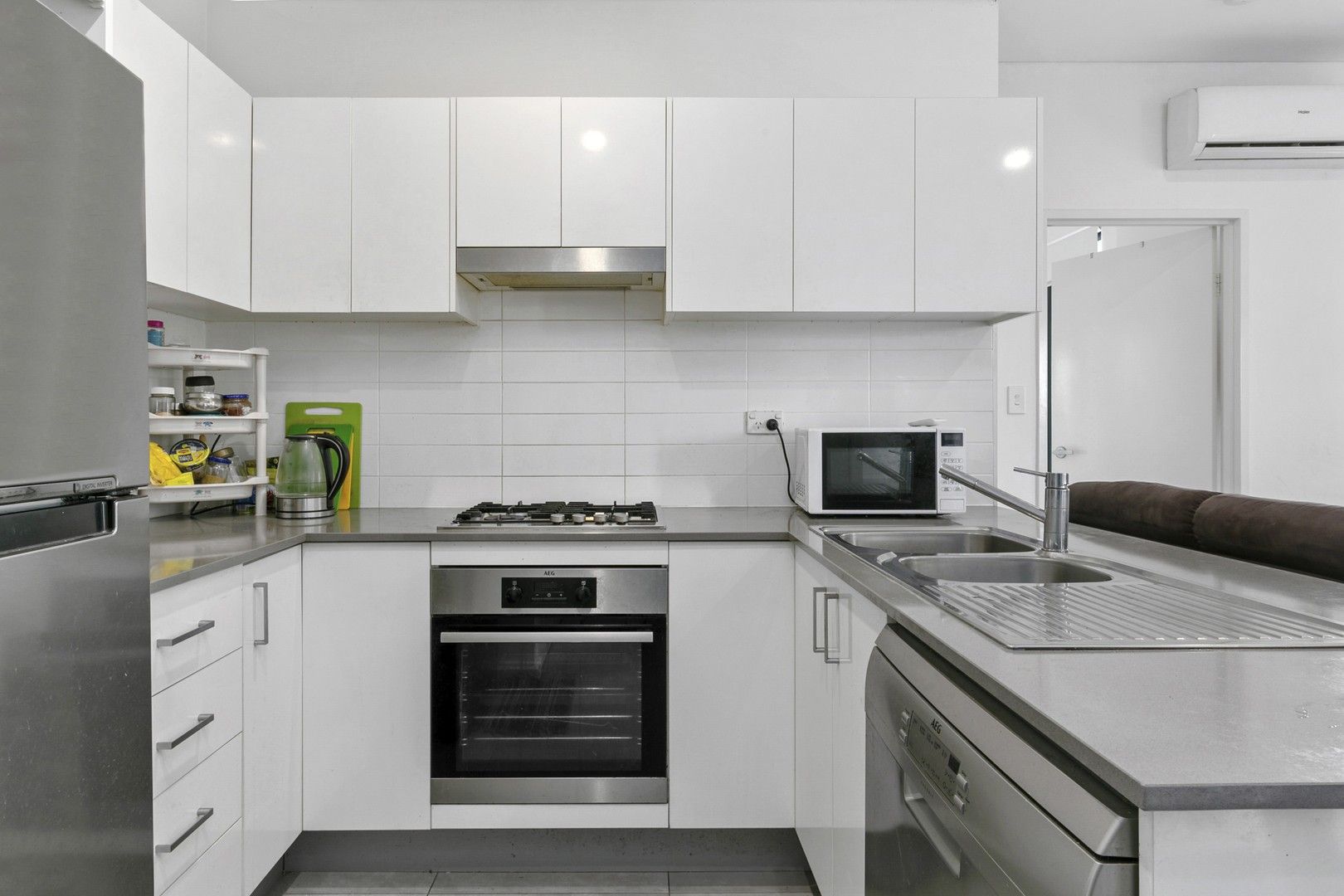 2 bedrooms House in 303/161-163 Great Western Highway MAYS HILL NSW, 2145