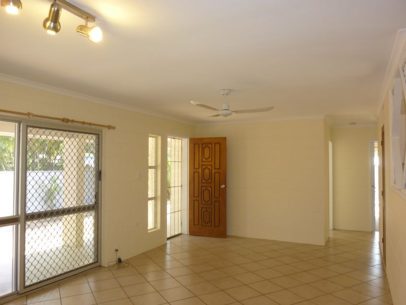 3 Tudor Close, Trinity Park QLD 4879, Image 2