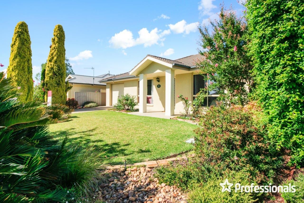 63 Paldi Crescent, Glenfield Park NSW 2650, Image 0