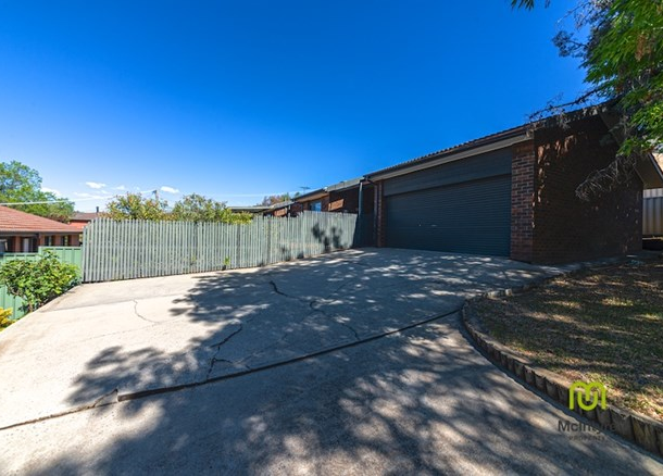 5 Mountain Circuit, Calwell ACT 2905