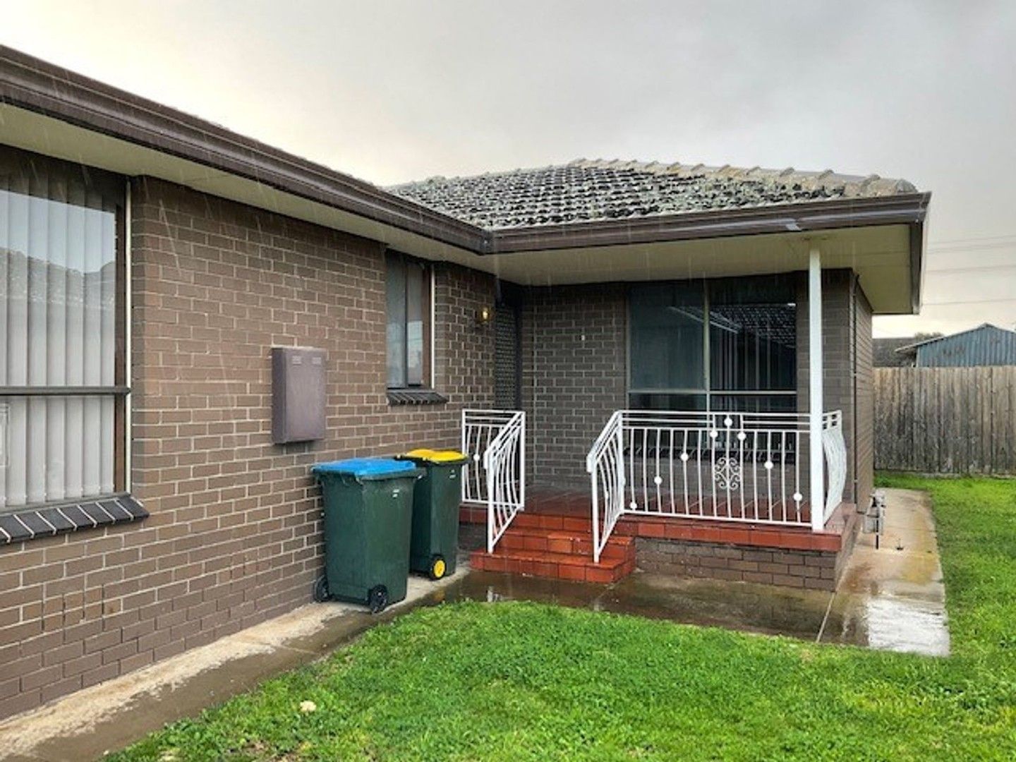 2 bedrooms Apartment / Unit / Flat in 2/10 Herbert Avenue HOPPERS CROSSING VIC, 3029