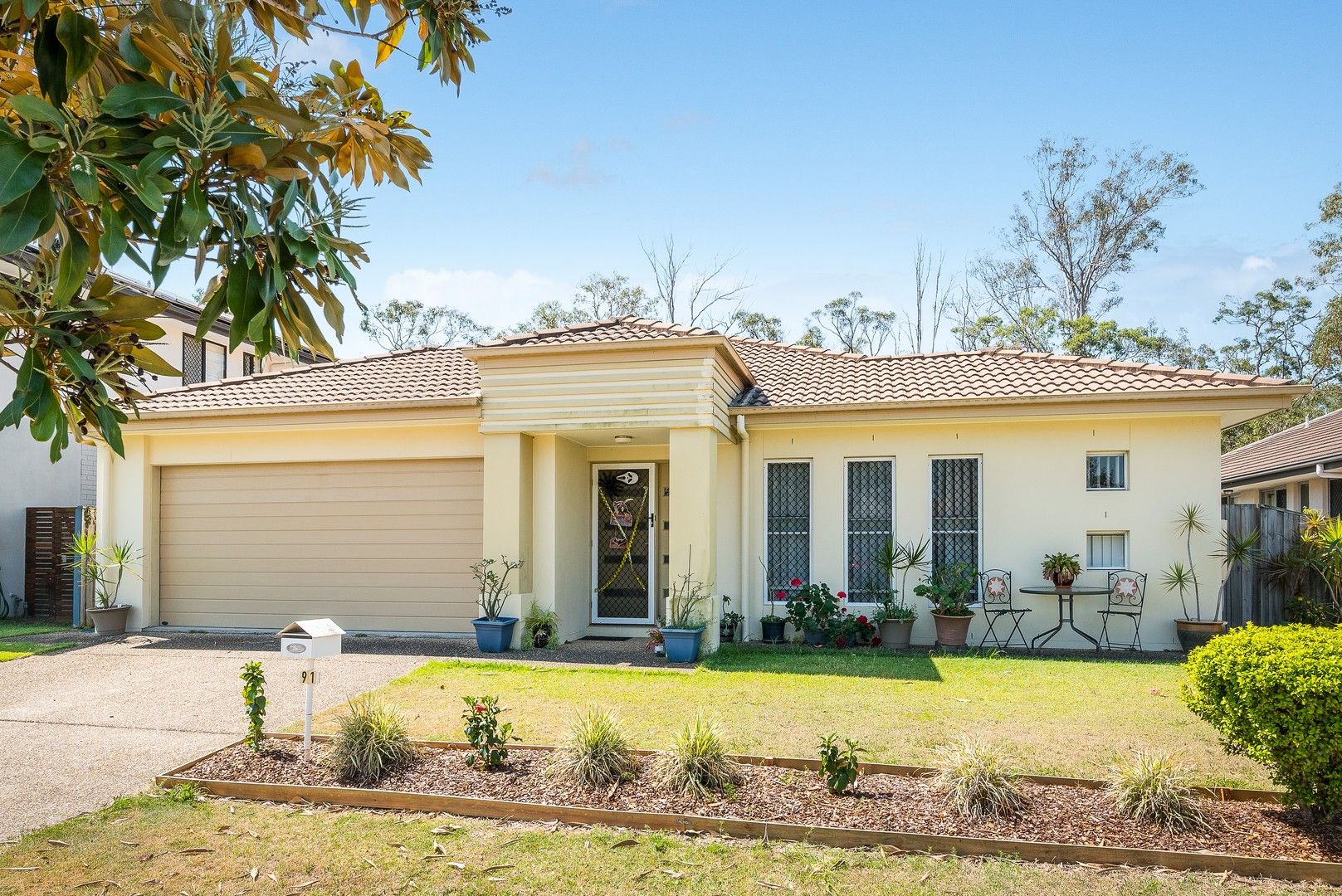 4 bedrooms House in 91 Armisfield Street DOOLANDELLA QLD, 4077