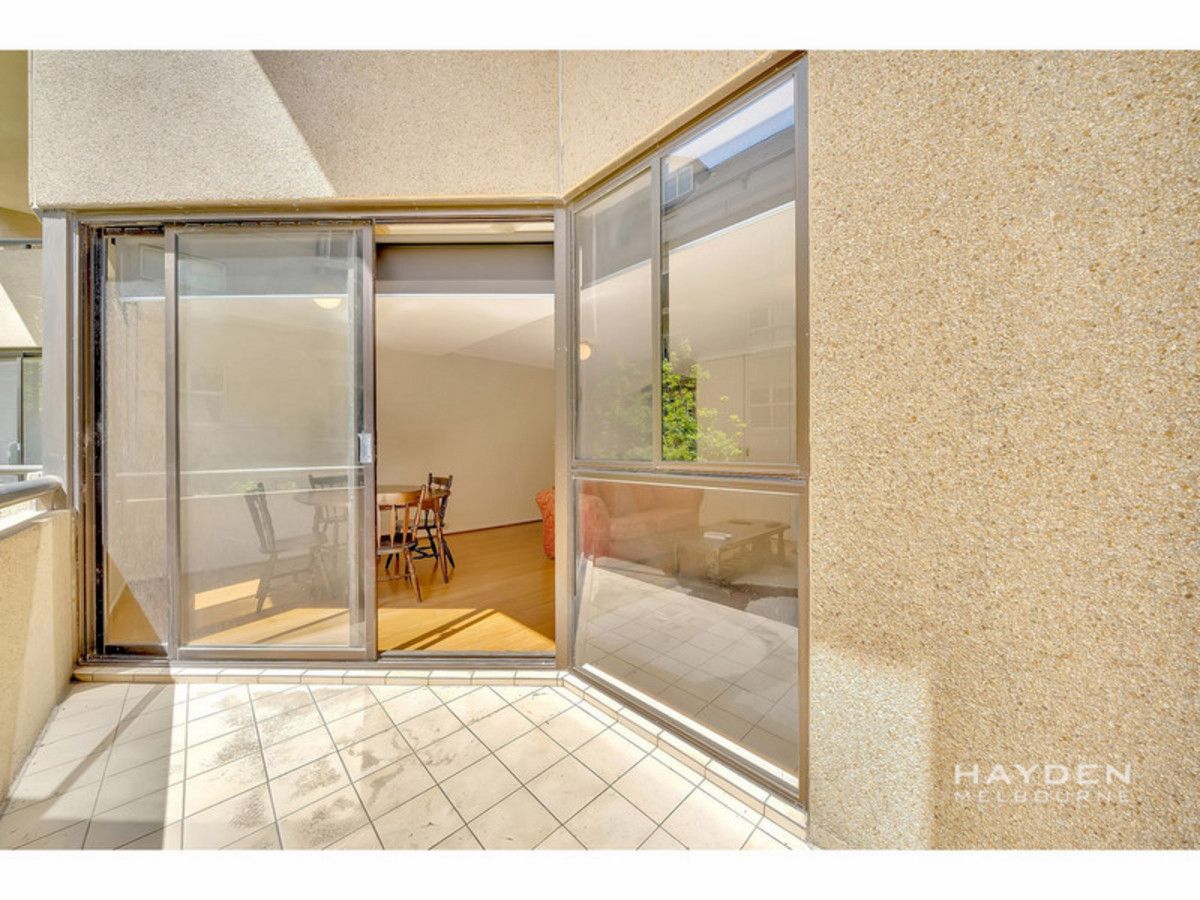 3 bedrooms Apartment / Unit / Flat in APT11/27 Queens Road MELBOURNE VIC, 3000