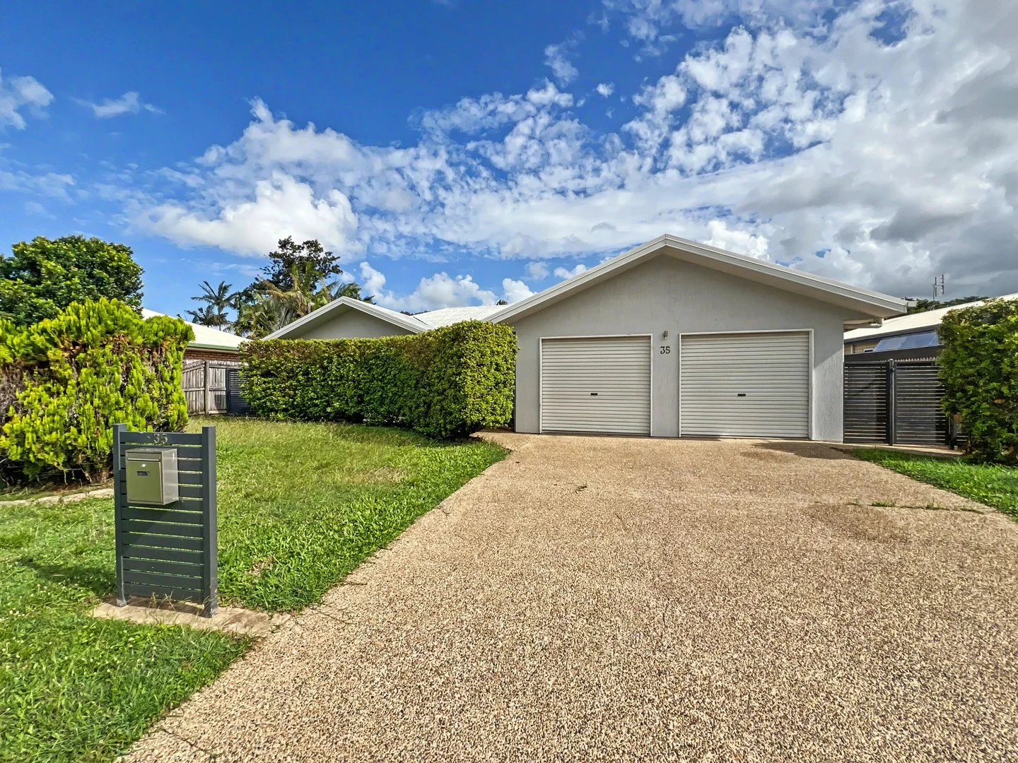 35 Frank Cowley Dr, Glenella QLD 4740