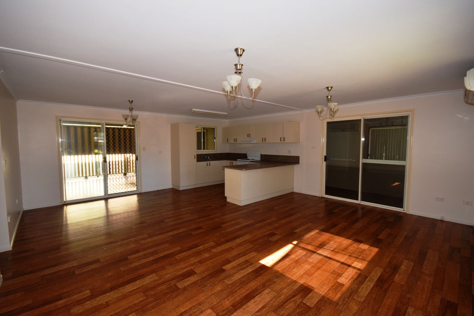 25 Bluebird Court, Longreach QLD 4730, Image 2