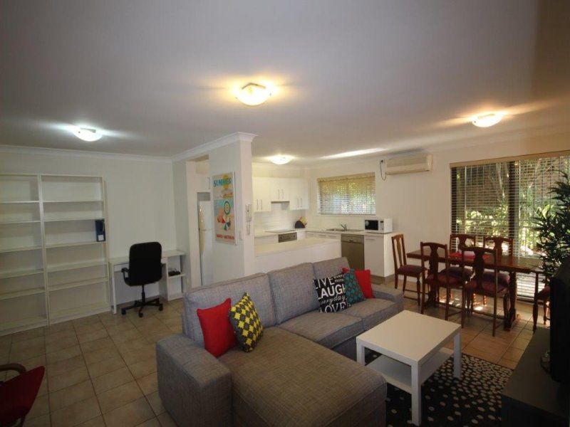 2 bedrooms Apartment / Unit / Flat in 2/38 Durham Street ST LUCIA QLD, 4067