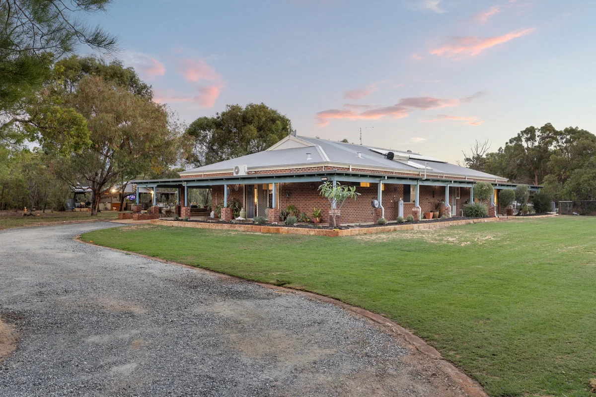 33 Tuart Close, Stake Hill WA 6181