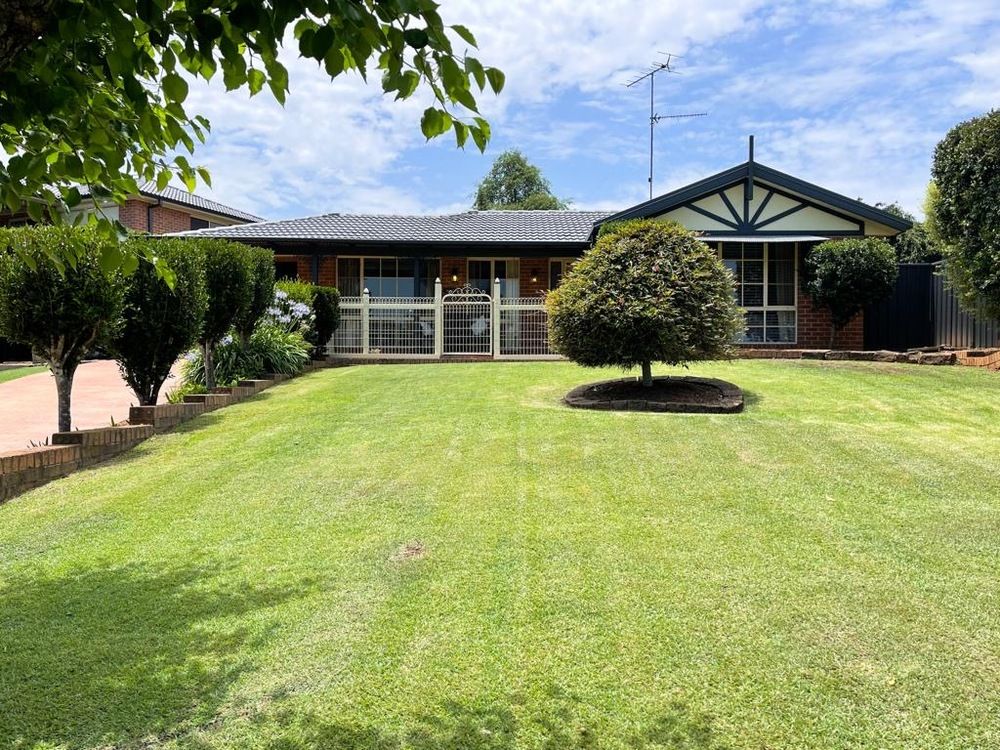 3 bedrooms House in 42 Valley View Drive NARELLAN NSW, 2567