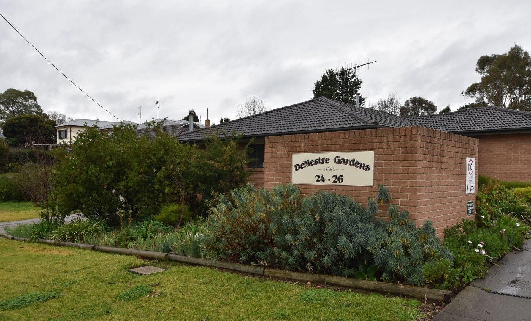 3 bedrooms Townhouse in 5/24-26 Demestre Street YASS NSW, 2582