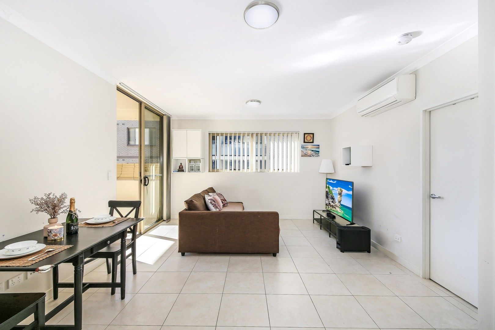 2 bedrooms Apartment / Unit / Flat in 18/23-25 Veron Street WENTWORTHVILLE NSW, 2145