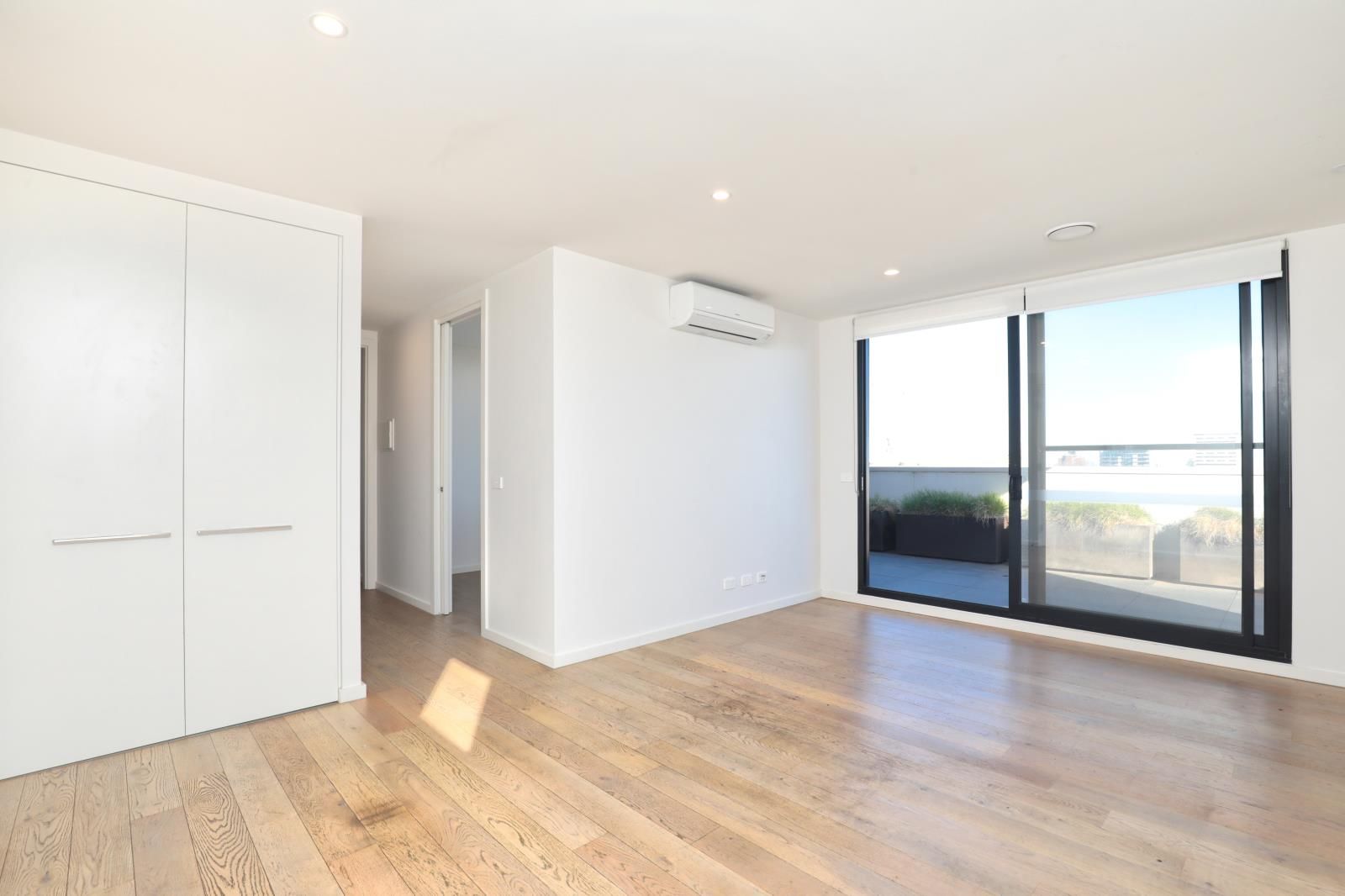 2 bedrooms Apartment / Unit / Flat in 501/18 GREY STREET ST KILDA VIC, 3182
