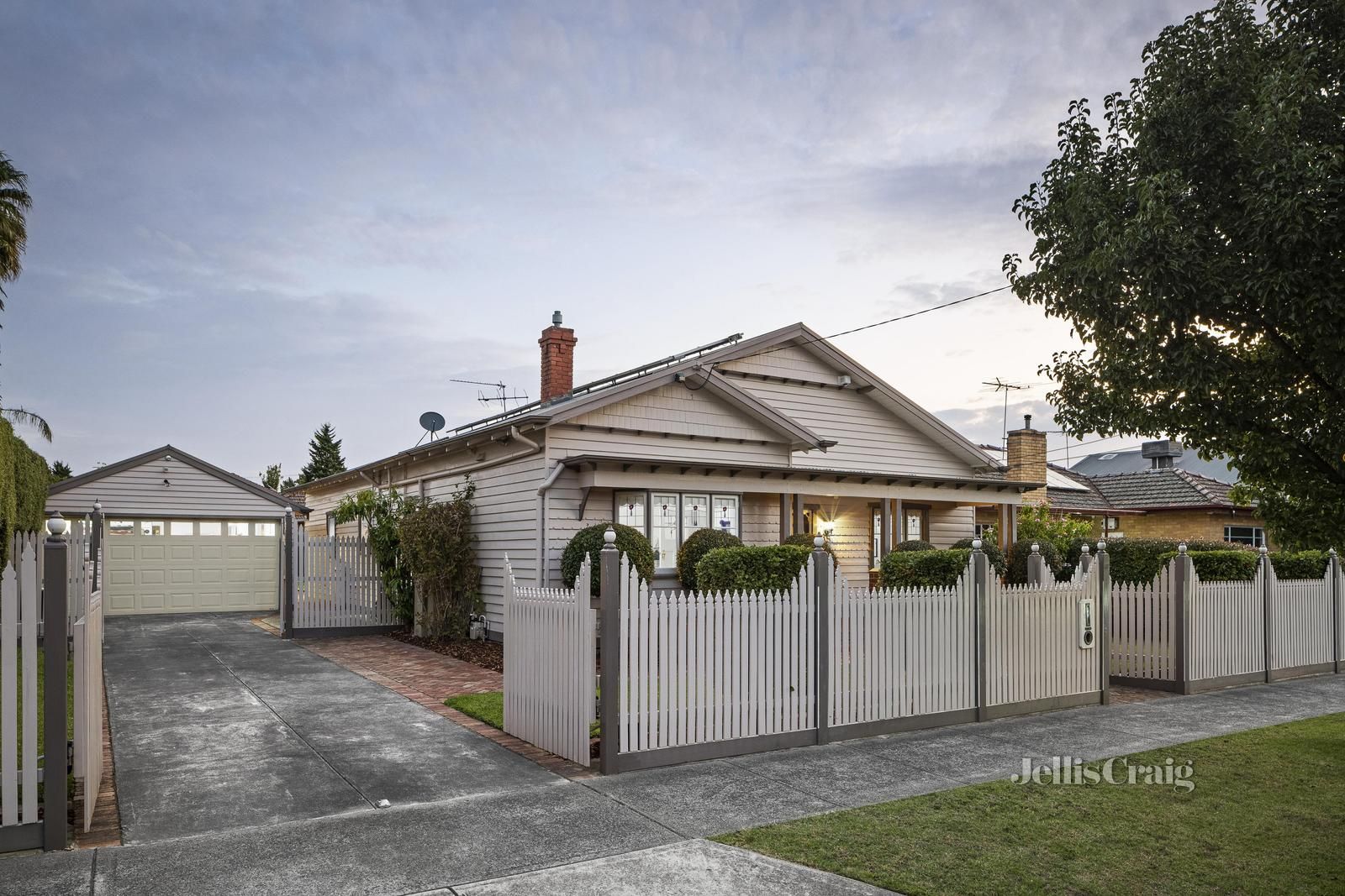 4 bedrooms House in 15 Northernhay Street RESERVOIR VIC, 3073