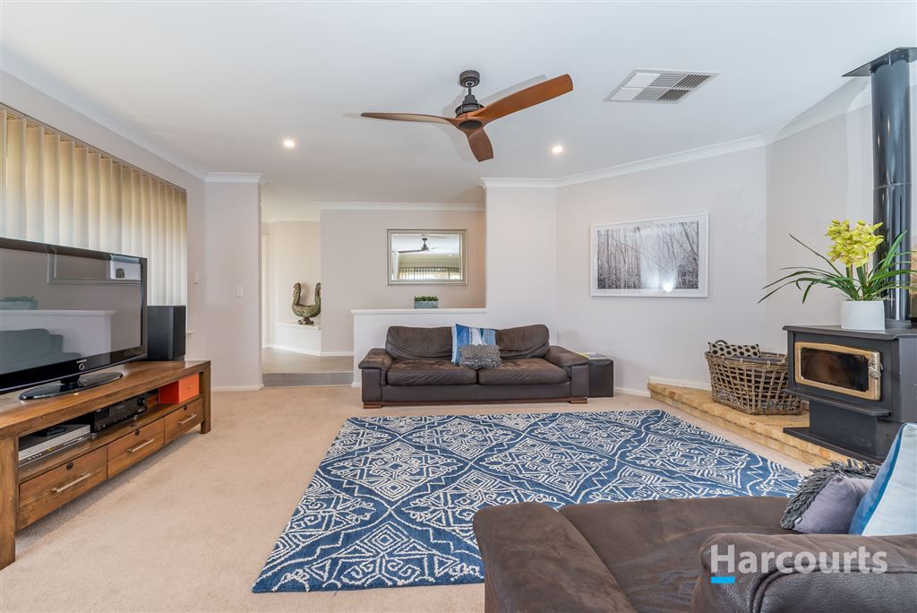 22 Tees Court, Mindarie WA 6030, Image 2